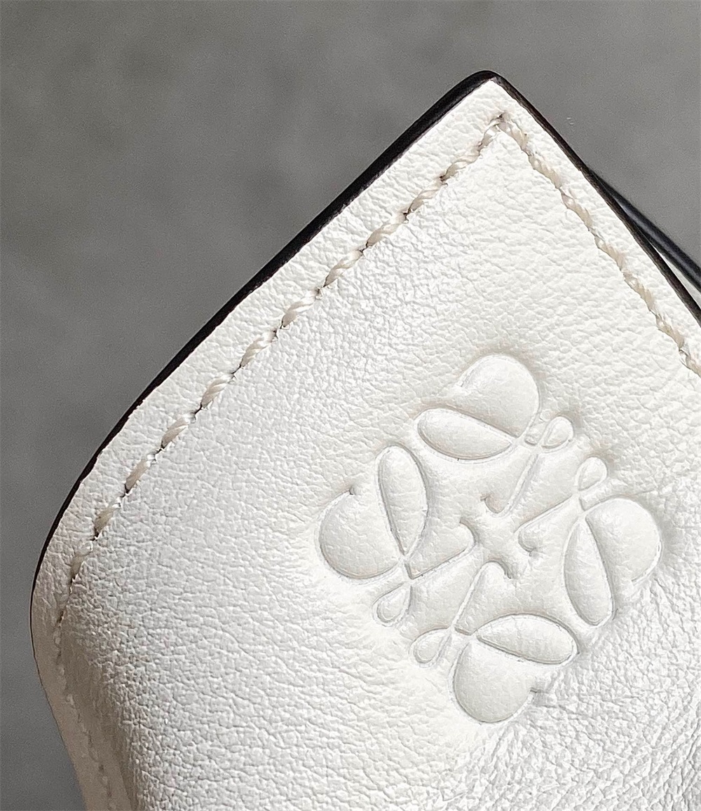 LOEWE ロエベ フラメンコクラッチ ミニ (ナパカーフ) Flamenco