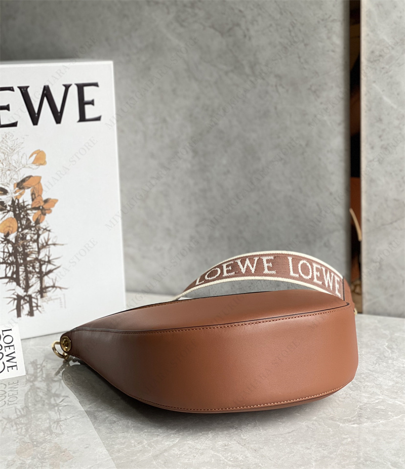 LOEWE ロエベ ホーボーバッグ LUNA ルナ レザー ショルダーバッグ ジャガードロゴ アナグラム 鞄 ショルダー バッグ レディース 送料無料  2022新作 新品 バッグ : miyukigahara-l10 : 御幸ケ原ストア - 通販 - Yahoo!ショッピング