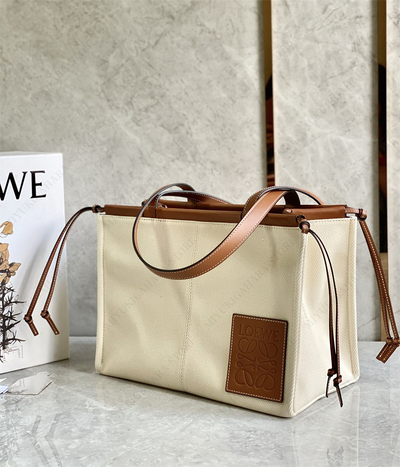 LOEWE ロエベ トートバッグ クッショントート キャンバス カーフ LOEWE CUSHION TOTE BAG バッグ レディース 送料無料  2024 ギフト 新作 新品 バッグ