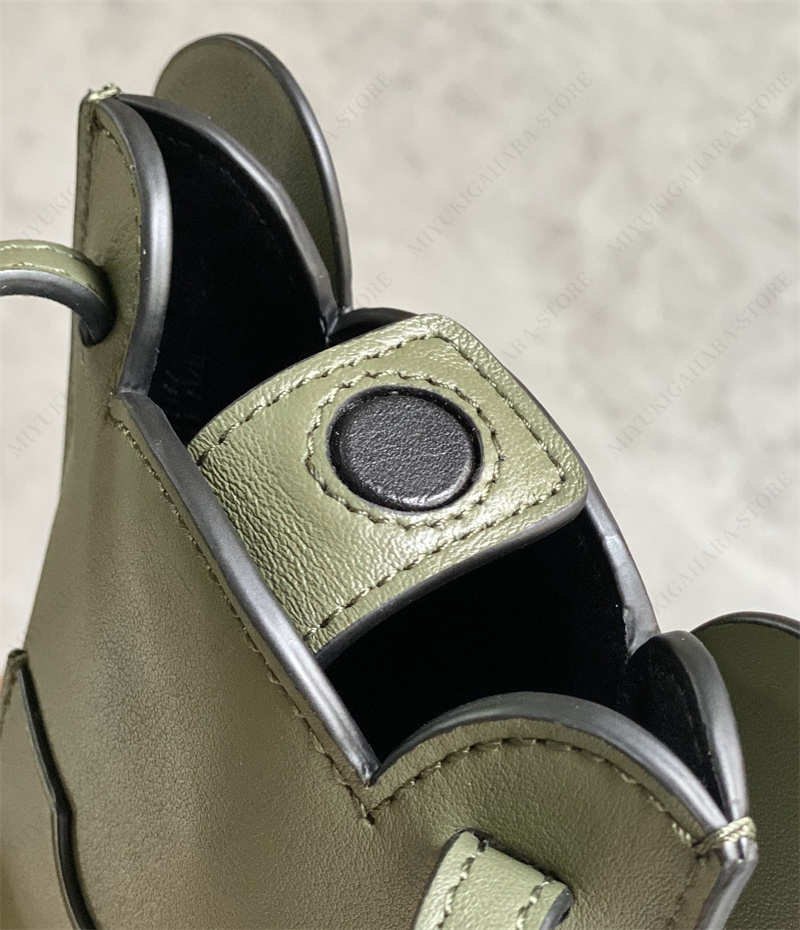 LOEWE ロエベ loewe ショルダーバッグ エレファント ポケット LOEWE ロエベ loewe ショルダーバッグ エレファント ポケット