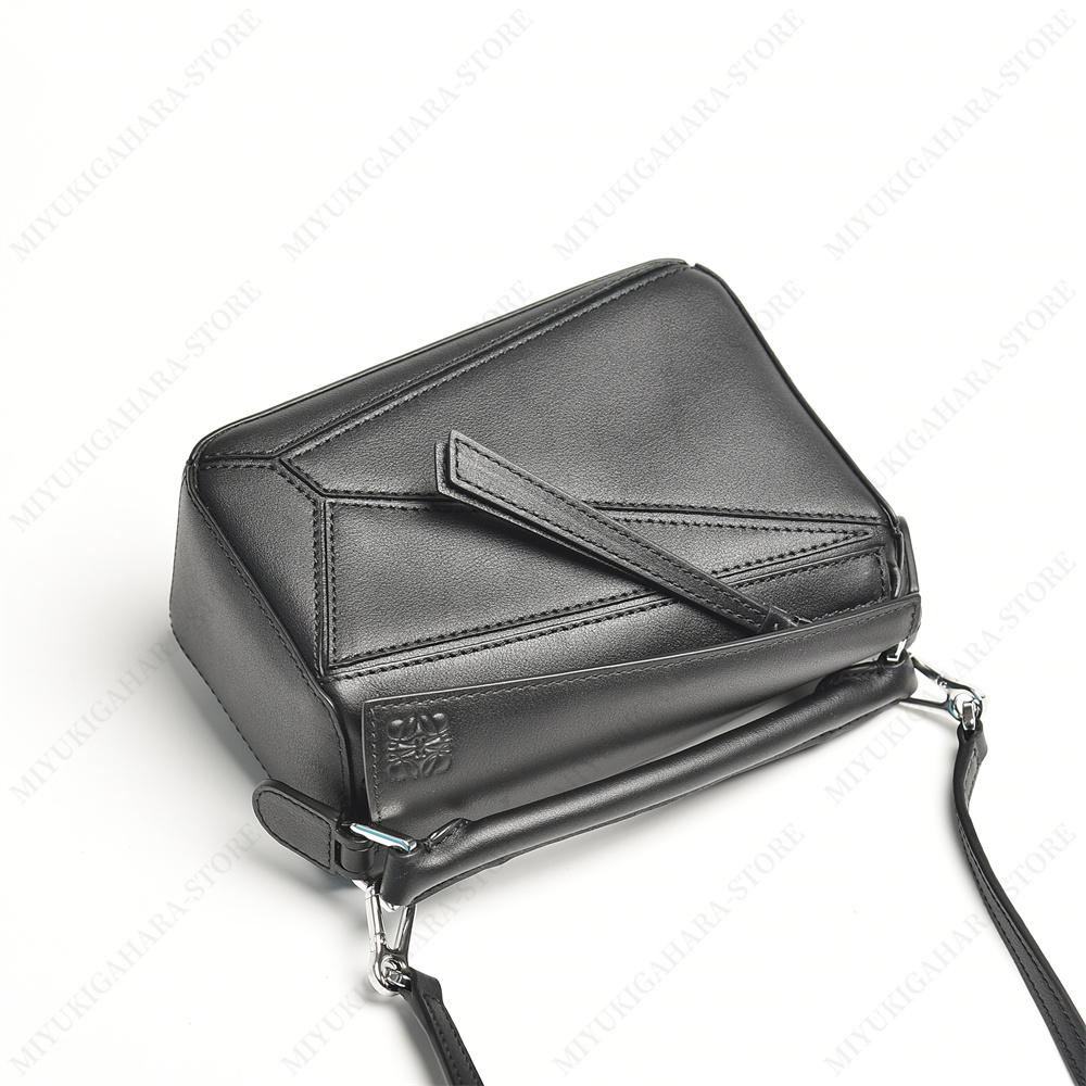 LOEWE ロエベ loewe レザー ショルダーバッグ 大人気 トート LOEWE ロエベ loewe レザー ショルダーバッグ 大人気 トート