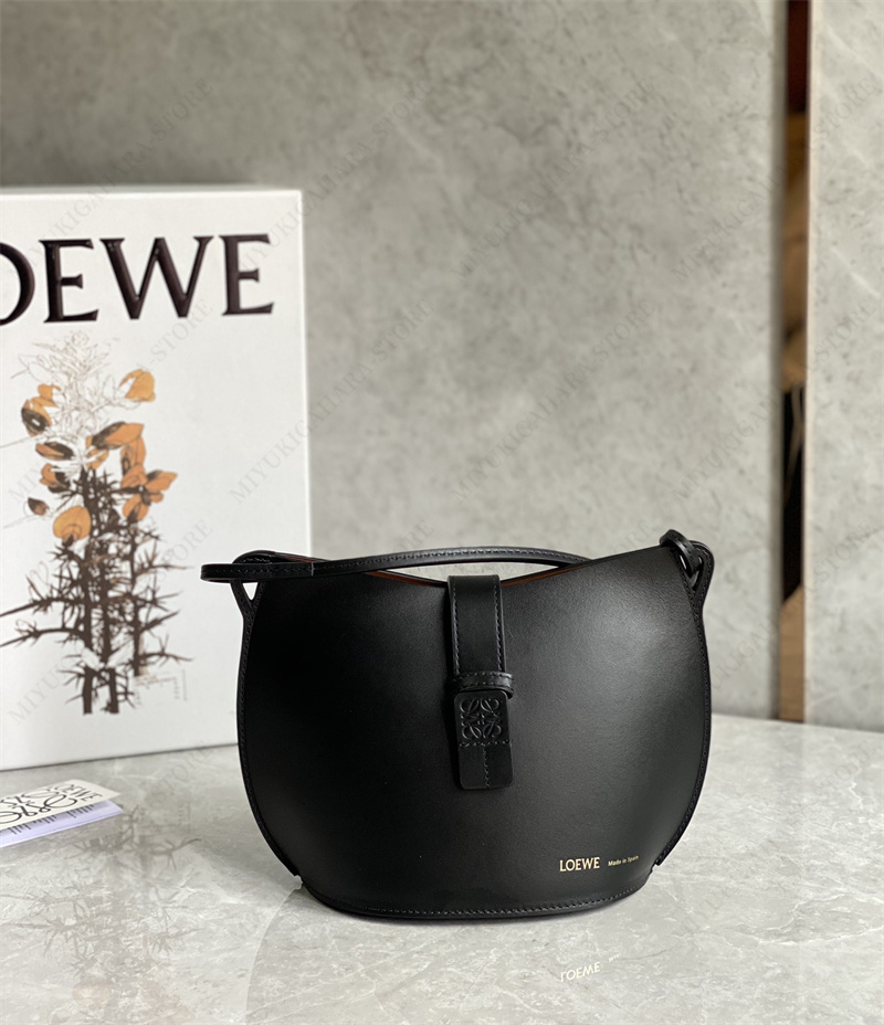 LOEWE ロエベ loewe ショルダーバッグ モールド バケットバッグ カーフ