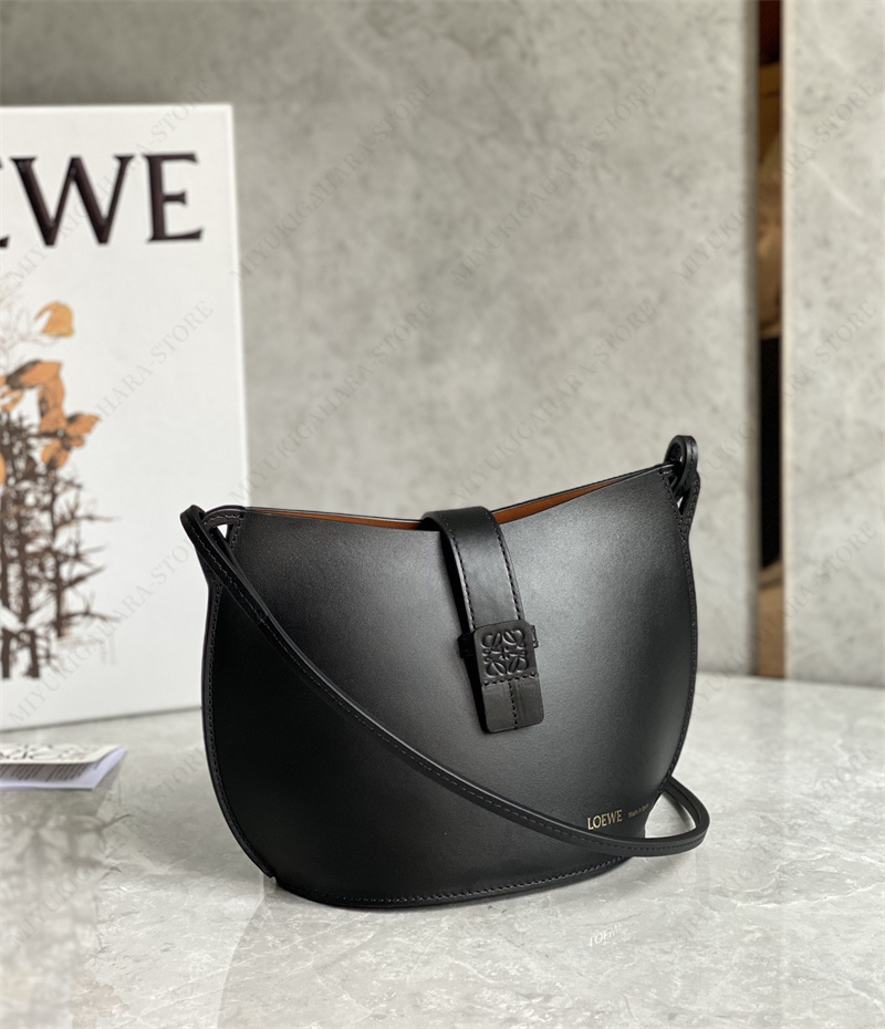 LOEWE ロエベ loewe ショルダーバッグ モールド バケットバッグ カーフ