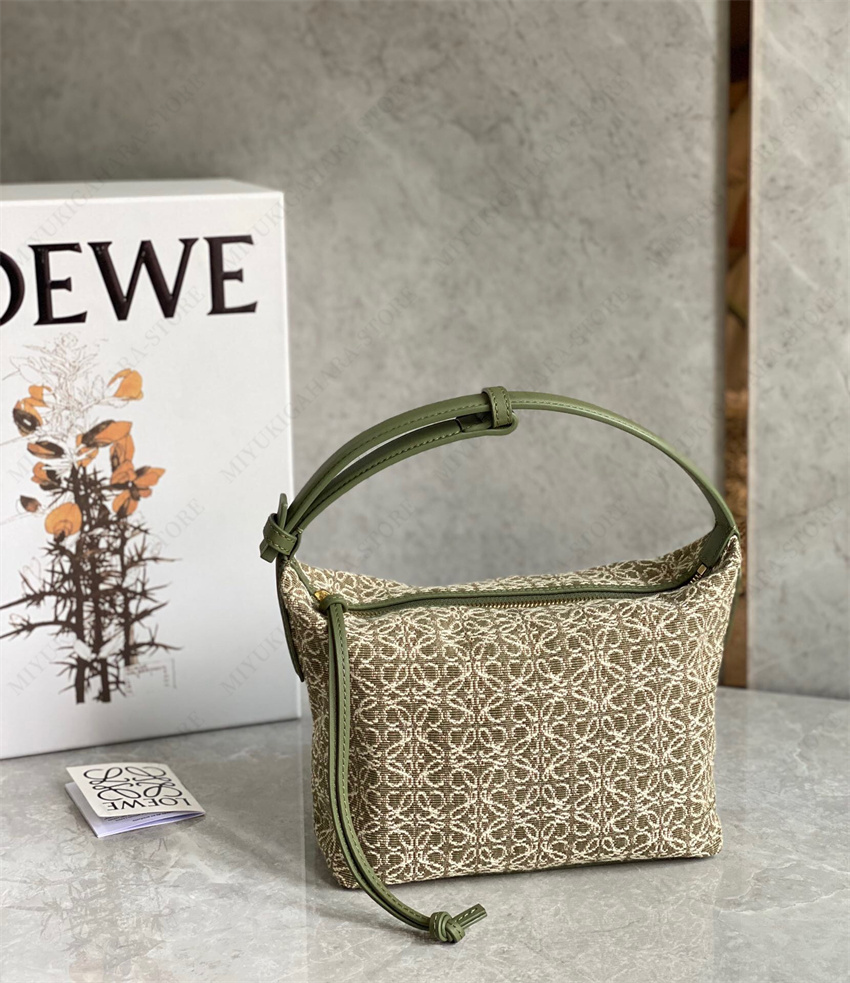  2025年おすすめのアイテム満載 LOEWE ロエベ loewe レザー ハンドバッグ キュービィバッグ バッグ