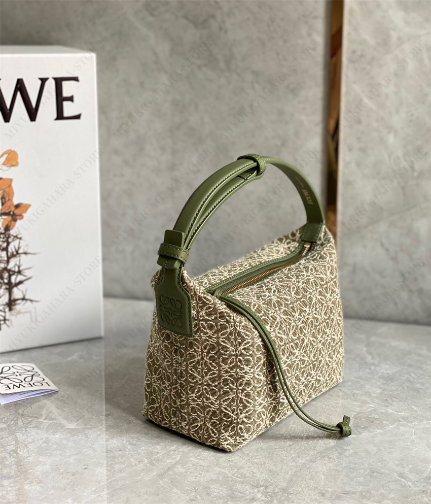 LOEWE 並行輸入品 ロエベ loewe レザー ハンドバッグ キュービィ