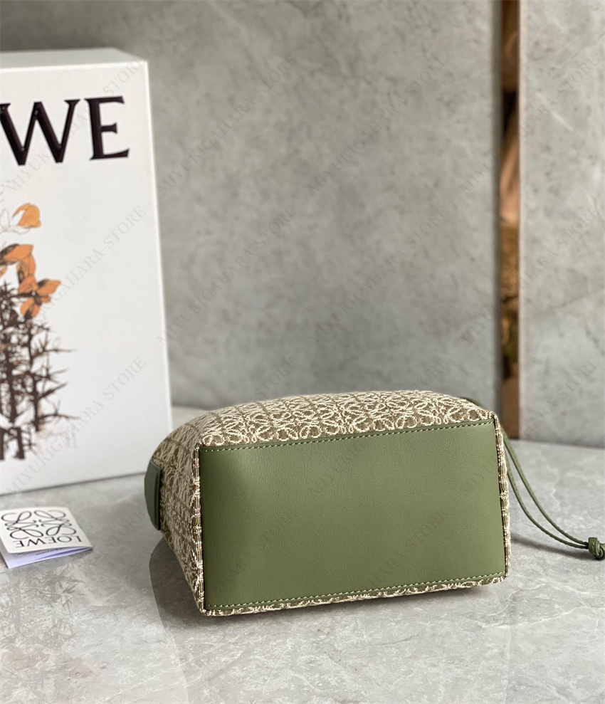 LOEWE ロエベ loewe レザー ハンドバッグ キュービィバッグ