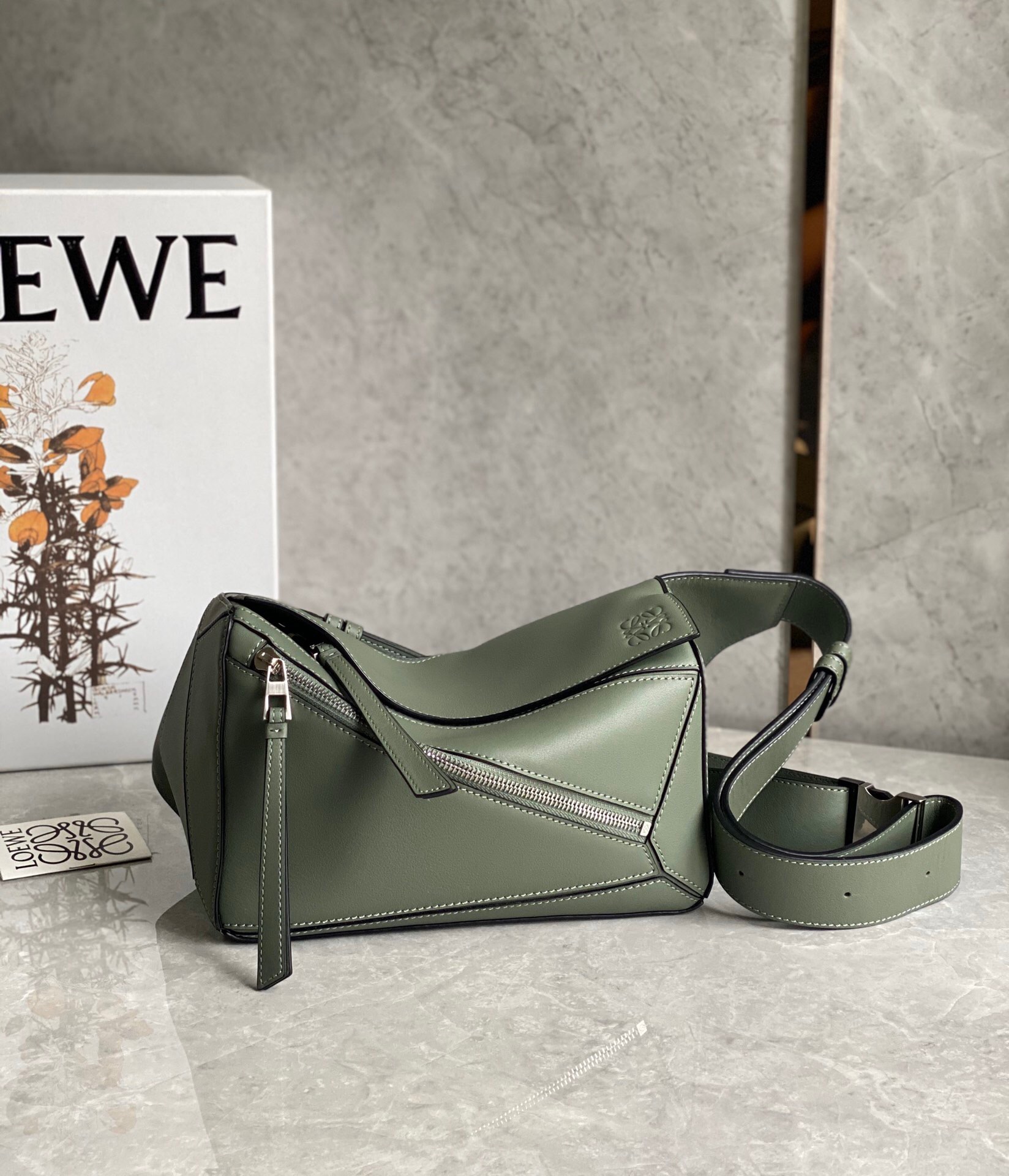 LOEWE ロエベ ボディバッグ メンズ loewe PUZZLE SMALL 