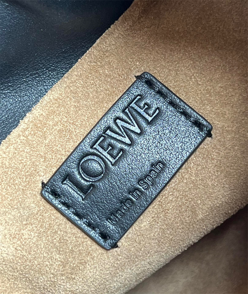 LOEWE ロエベ フラメンコクラッチ ミニ (ナパカーフ) Flamenco