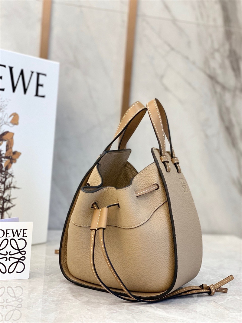 LOEWE ロエベ loewe ハンモック ドローストリングバッグ ミニ クラシックカーフ HAMMOCK BAG MINI サンド ブランド  レディース バッグ 2023新作 : miyukigahara-l25 : 御幸ケ原ストア - 通販 - Yahoo!ショッピング