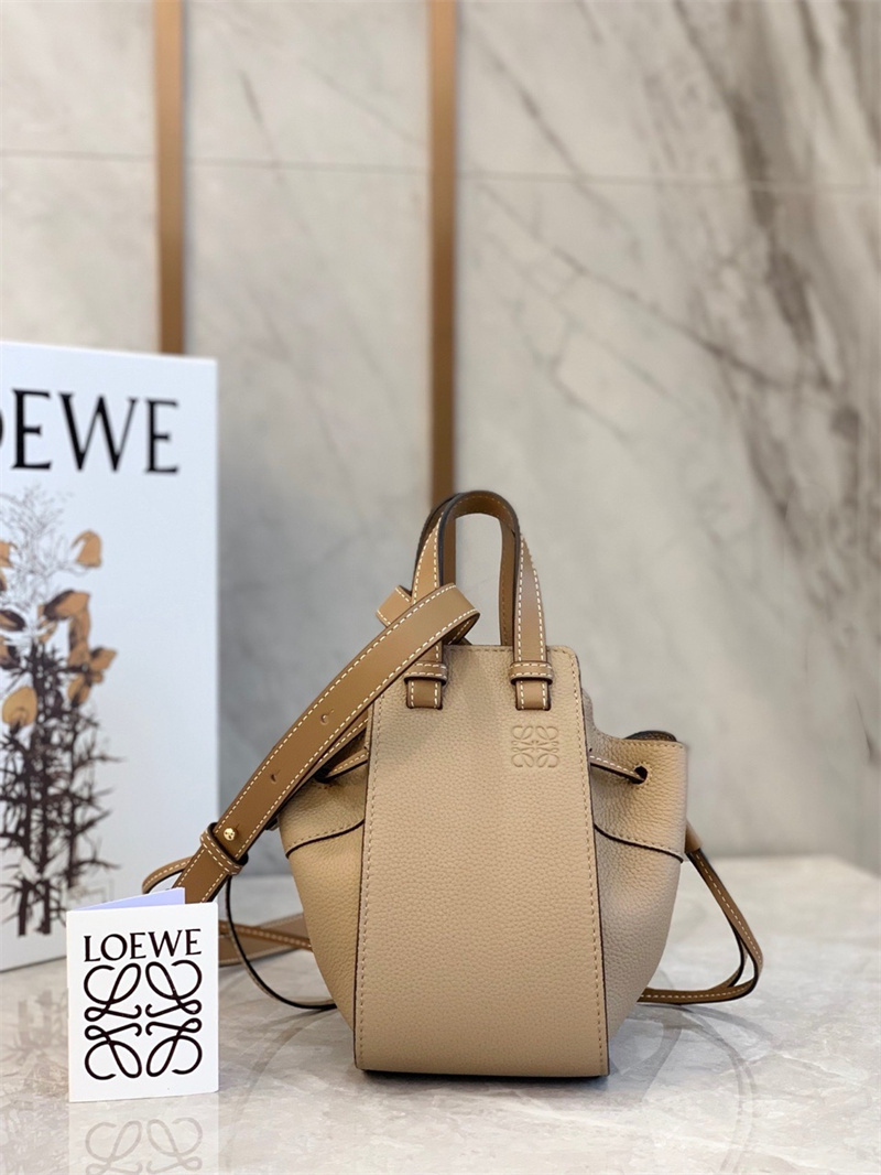 LOEWE ロエベ loewe ハンモック ドローストリングバッグ ミニ