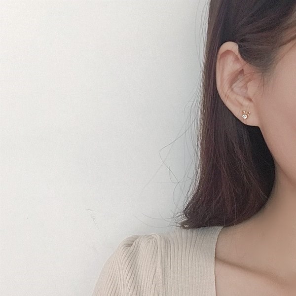 ピアス 小さめ アレルギー対応 レディース シンプル 小さい 小ぶり リボン 蝶々 バタフライ ゴールド おしゃれ かわいい 可愛い オフィス ギフト 関連画像3