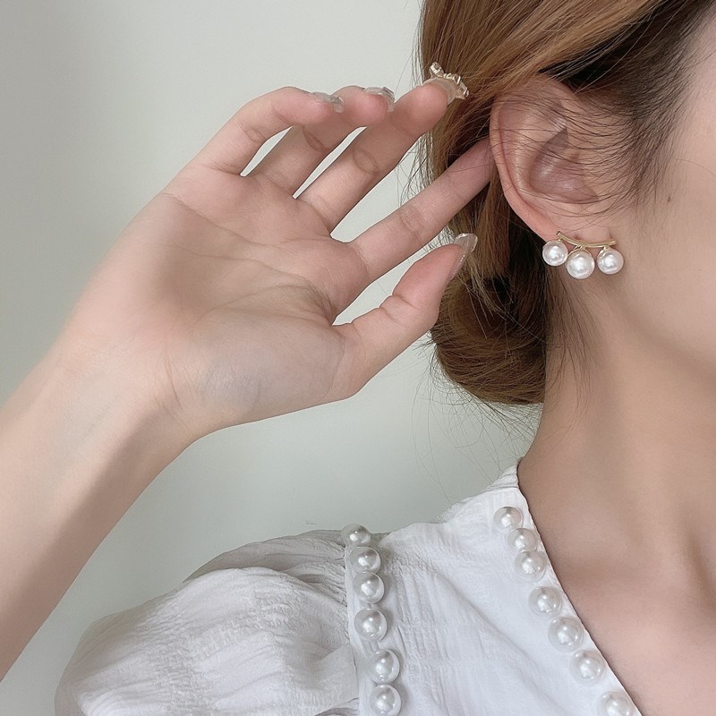 ピアス 大ぶり パールピアス アレルギー対応 パール 3連 イヤリング ゴールドピアス かわいい レディース 普段使い 結婚式 おしゃれ オフィス ギフト 韓国 関連画像1