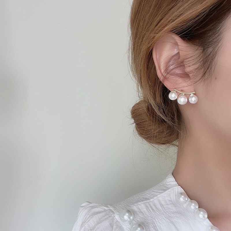 ピアス 大ぶり パールピアス アレルギー対応 パール 3連 イヤリング ゴールドピアス かわいい レディース 普段使い 結婚式 おしゃれ オフィス ギフト 韓国 関連画像5