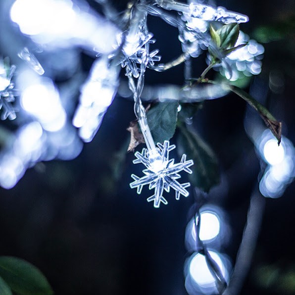ライト イルミネーションライト LEDイルミネーション 雪結晶 装飾 オーナメント 電池式 飾り付け 5m50球 クリスマス 結婚式 |  | 14