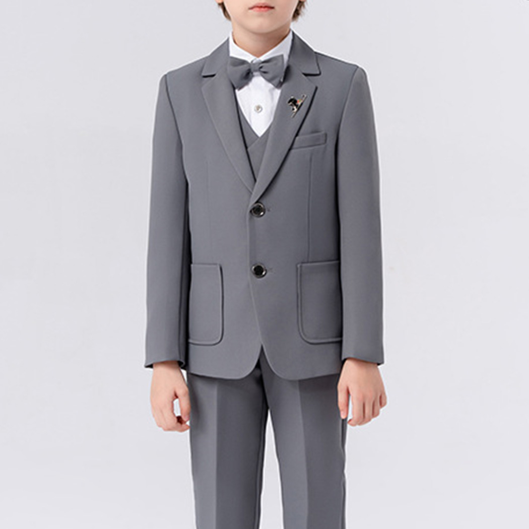 グレー スーツ ウィングカラー、蝶ネクタイ、ベスト付き キッズ スーツ 男の子 子供服 長袖 ジャケット ベスト パンツ 蝶