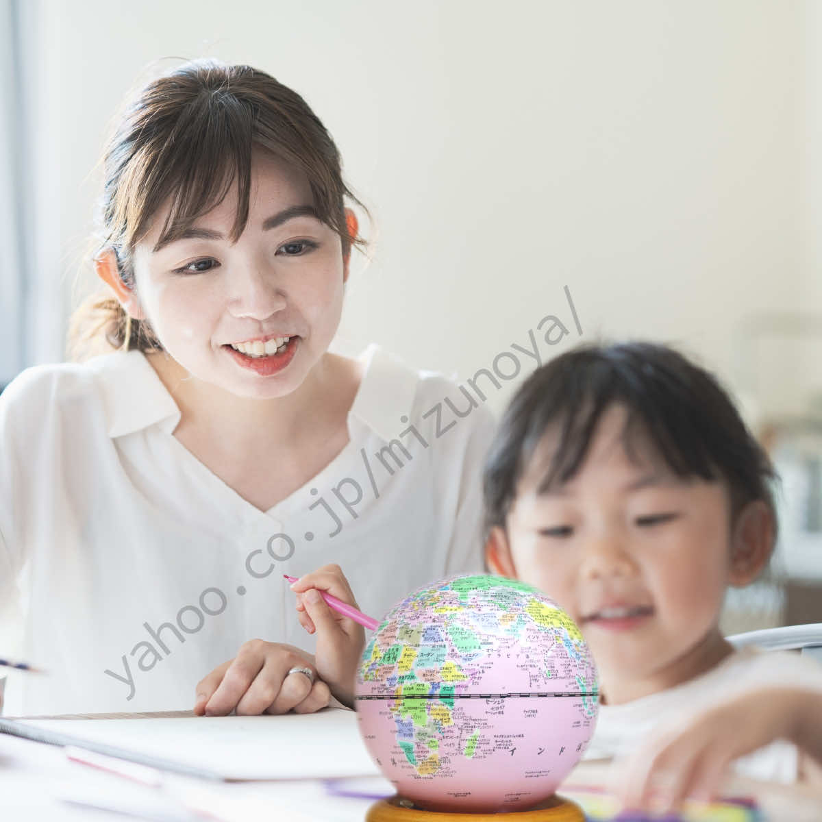 地球儀 AR付き 天体儀 光 1年保証 しゃべる 球体取外し可 子供部屋 インテリア 知育玩具 子供 孫 誕生日 クリスマス プレゼント Fun Globe 軸無し 遊び  ギフト_13