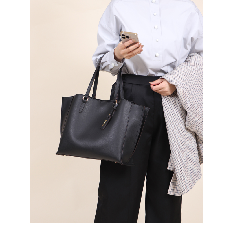 A4対応 ウェーブシルエット サイドデザイントートバッグ