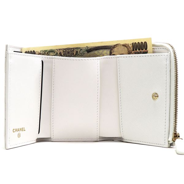 CHANEL（シャネル） 三つ折り財布 レディース CHANEL Wallet ホワイト
