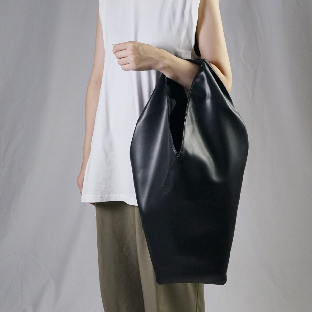 メゾンマルジェラ MM6 トライアングルトートバッグ Maison Margiela MM6 メゾンマルジェラ エムエム6 Japanese