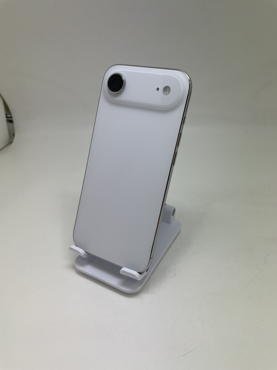 iPhone iPhoneAir 256GB クラウドホワイト MG284J/A SIMフリー Aランク
