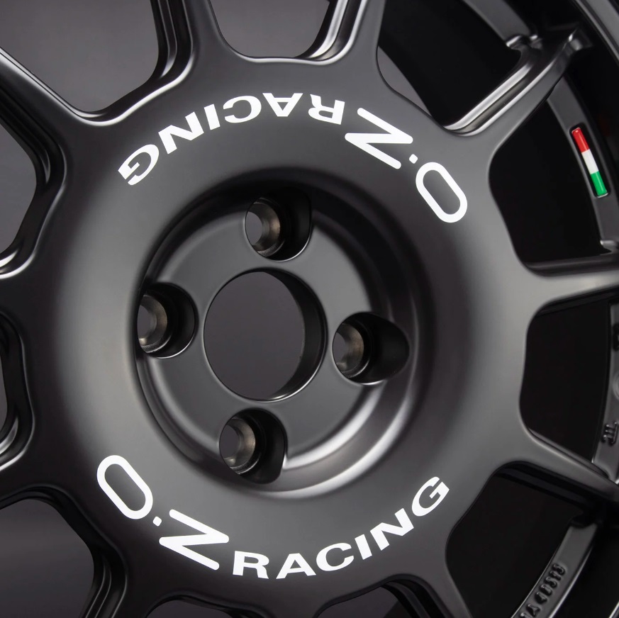 OZ Racing Leggenda【オーゼット レジェンダ】17x7.0 +37 4H