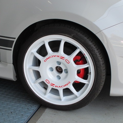 OZ Racing Leggenda【オーゼット レジェンダ】17x7.0 +37 4H/98