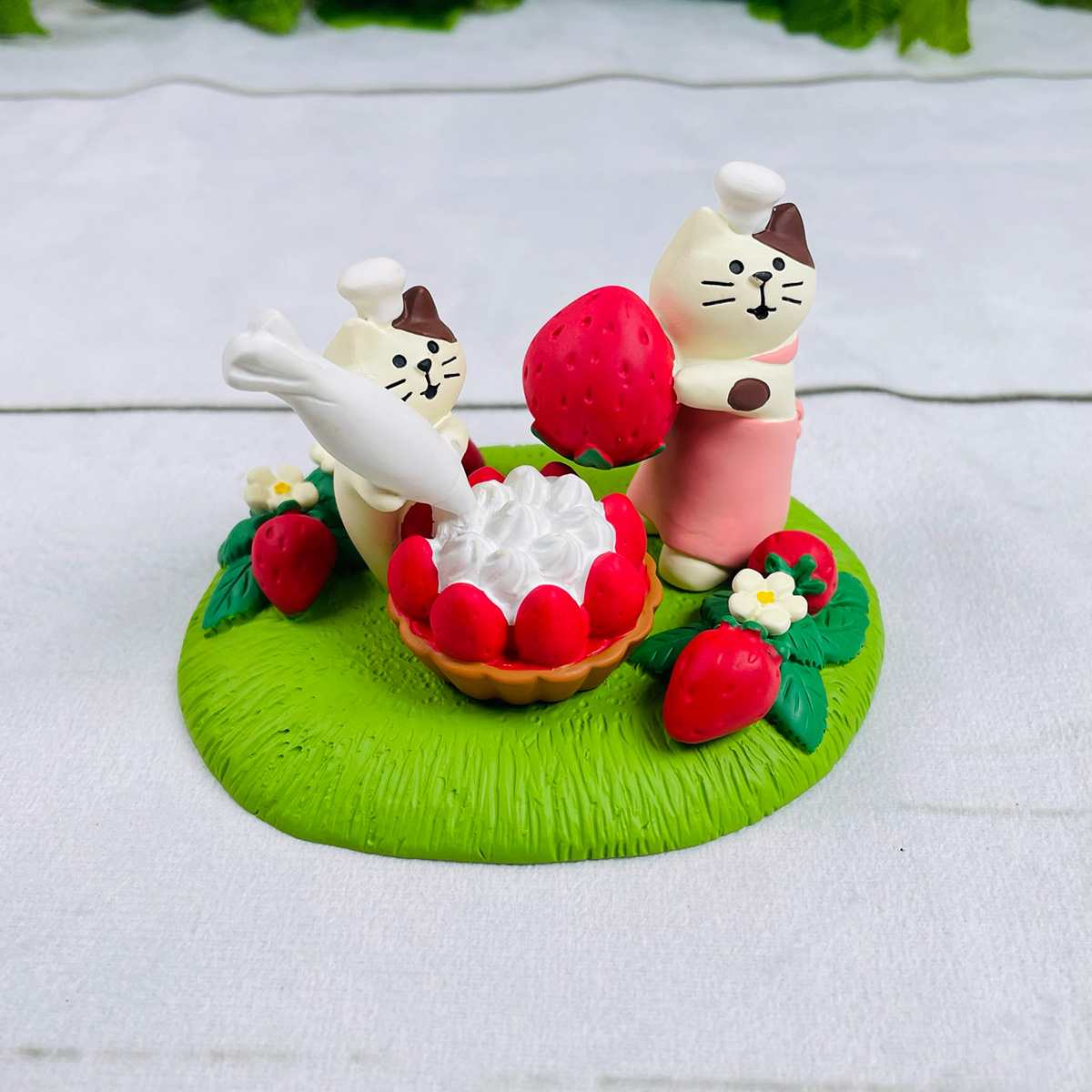 DECOLE（デコレ） コンコンブル（concombre） いちご運び猫 ZCB-62723