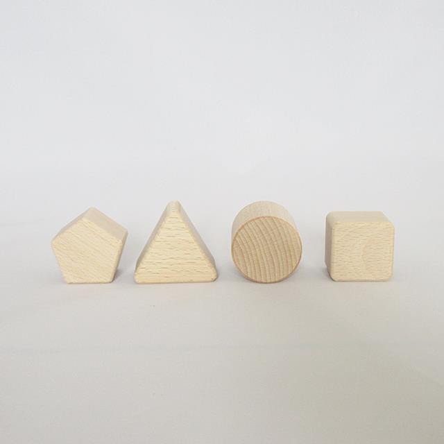 森のカラフルバス