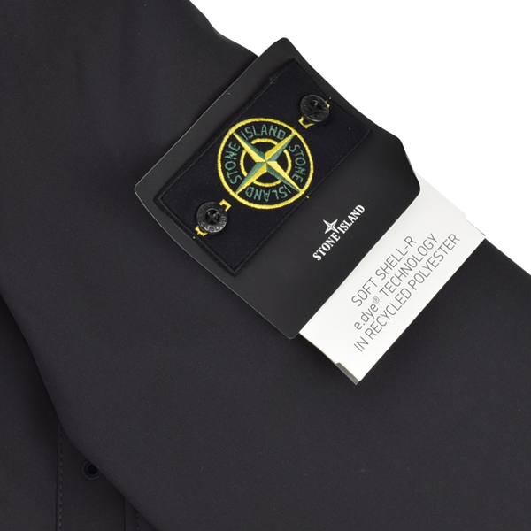 STONE ISLAND ストーンアイランドSOFT SHELL-R E DYE TECHNOLOGY IN RECYCLED  POLYESTER/ナイロンブルゾン/メンズ7915Q0122 V0029