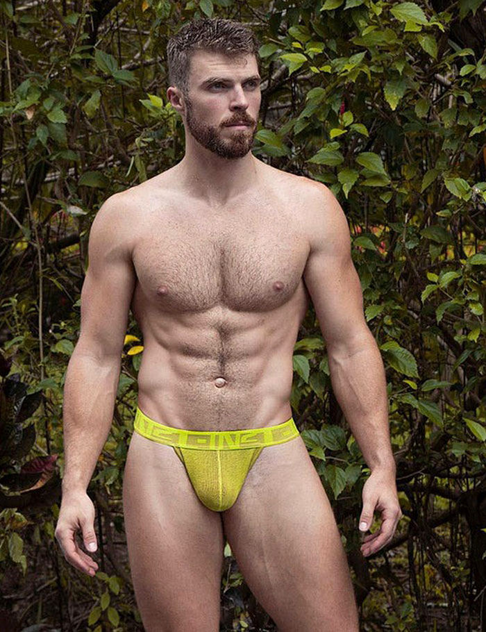 C-IN2 UNDERTONE Tバック ライフスタイル2