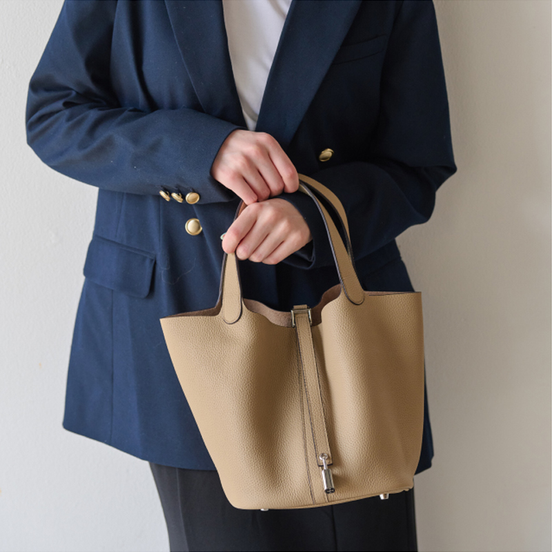 ハンドバッグ 本革 レディース キューブバッグ ミニバッグ バッグインバッグ付き ショルダーストラップ付き スカーフ 30代 40代 50代 ラシエム | LASIEM | 02