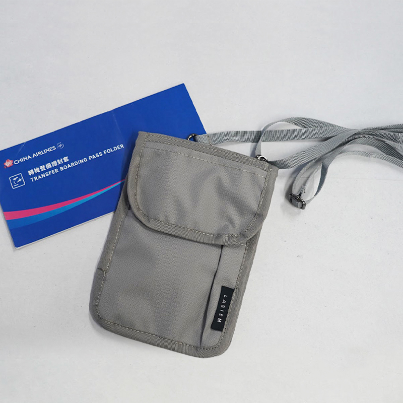 ＼1/3までクーポンで20％off／パスポートケース セキュリティポーチ パスポート入れ 首下げ パスポート ポーチ ケース ラシエム |  | 02