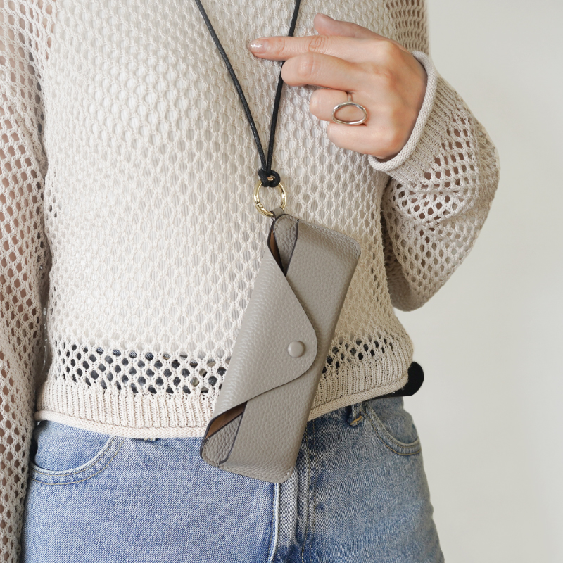 ＼1/3までクーポンで20％off／メガネケース 本革 ストラップ付き サングラス 老眼鏡 眼鏡ケース 使いやすい 30代 40代 50代 ラシエム |  | 02