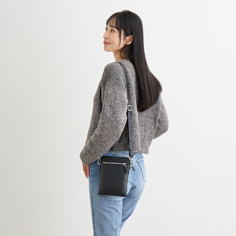 スマホショルダー 本革 レディース メンズ スマホポシェット サコッシュ 斜めがけ 軽いバッグ 30代 40代 50代 ラシエム | LASIEM | 01