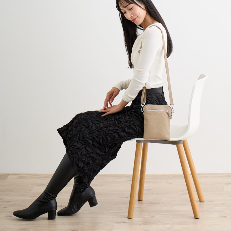 スマホショルダー 本革 レディース メンズ スマホポシェット サコッシュ 斜めがけ 軽いバッグ 30代 40代 50代 ラシエム | LASIEM | 02