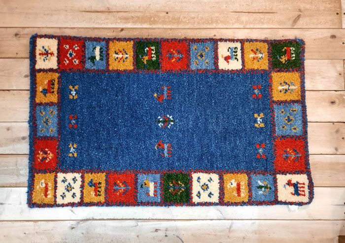 ウール100％天然素材のインド製手織りお買い得ギャッベ玄関マット　ブルー　75×45cm 75ギャッベ cq-4488-45 アスワン 
