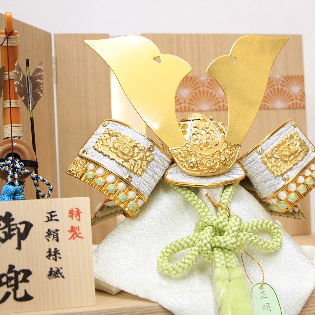 五月人形 コンパクト ミニ おしゃれ 豪華 兜飾り 木製 収納飾り 一徳作