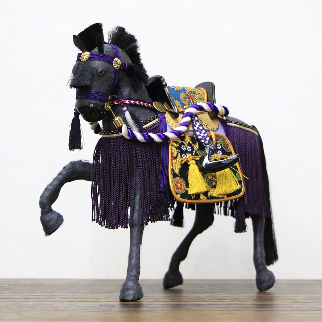馬　飾り 五月人形 馬飾り 8号 奉書馬 黒馬 紫飾り（箱入り） : 人形のモリシゲ