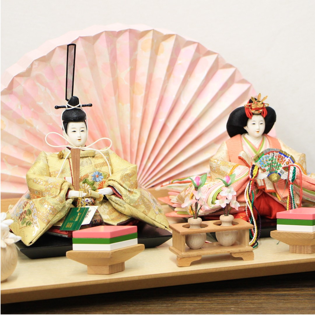雛人形 小出松寿作 柳 金彩京刺繍親王 (金・桃) 扇面文様 親王平飾り扇