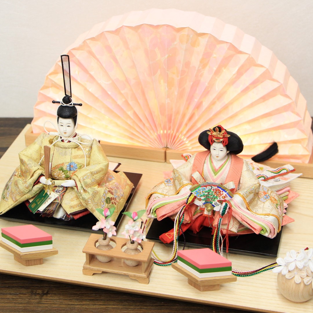 雛人形 小出松寿作 柳 金彩京刺繍親王 (金・桃) 扇面文様 親王平飾り扇