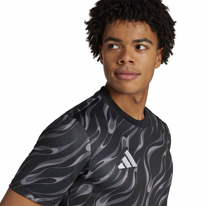 adidas（アディダス） プラクティスグラフィックシャツ(ブラック
