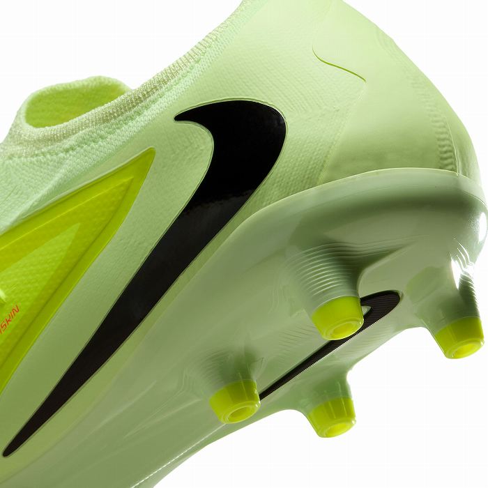 NIKE（ナイキ） ファントム 6 LOW PRO AG-PRO(イエロー) HQ2317 800