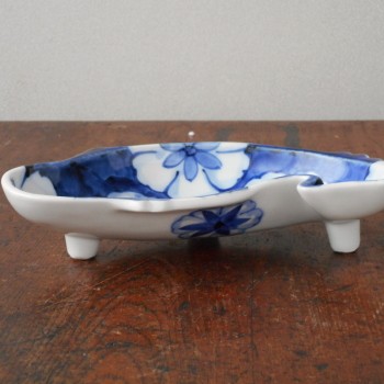 有田焼 染付 濃花絵 魚型三つ足鉢 多用鉢 刺身 鉢 お皿 美しい 上品
