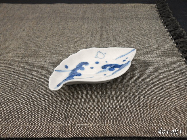 伊万里焼 鍋島焼 染付 波千鳥 貝形手塩皿(豆皿) 上品 おしゃれ 高級