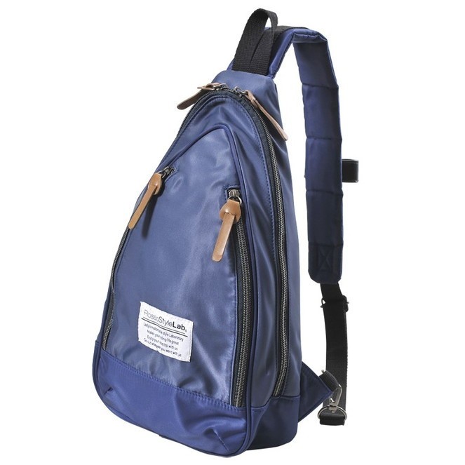 BassProShops ワンショルダーバック マグネットバックルとQ.C.R.が革新的！AQA DRY ワンショルダー