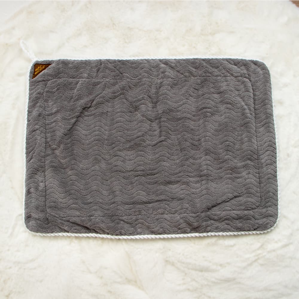 ペット用 吸水マット Lサイズ ループ付き 約70x50cm 綿の約6倍の吸水