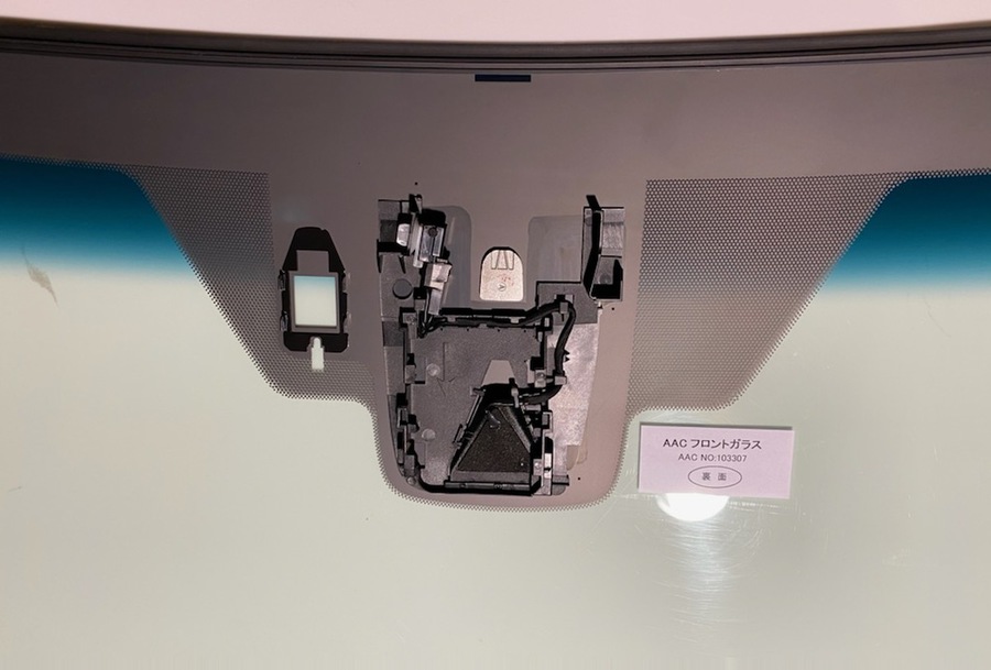 トヨタ（TOYOTA） フロントガラス カムリ 4D セダン 純正品番:56101