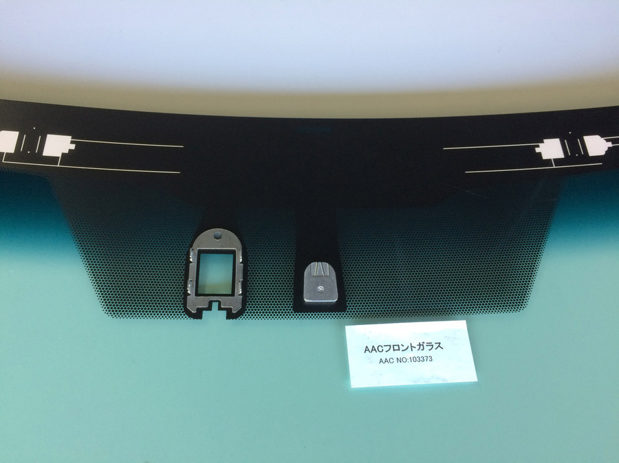 トヨタ（TOYOTA） フロントガラス クラウン 4D セダン 純正品番:56101