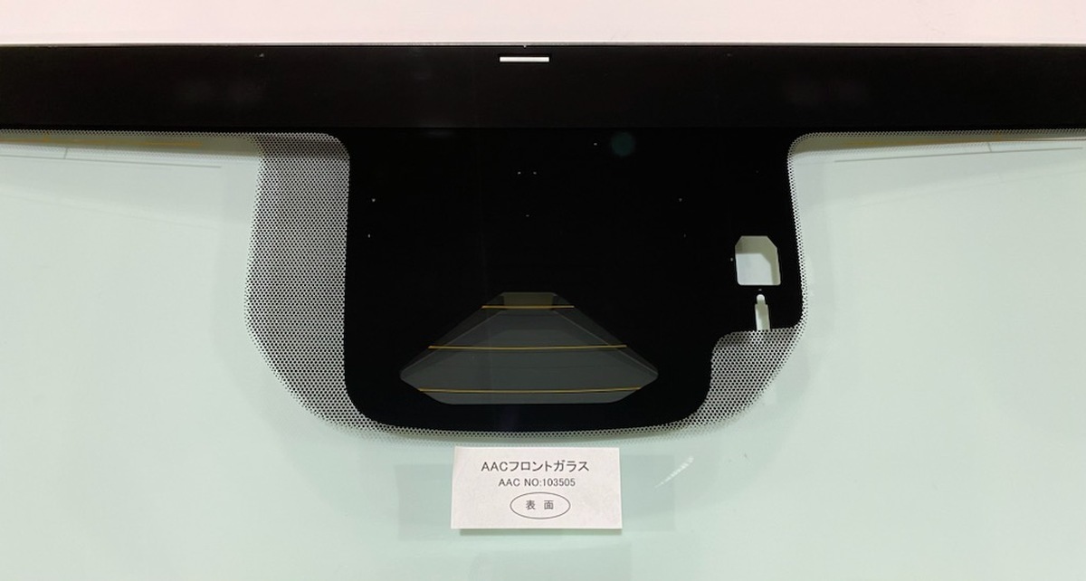 トヨタ（TOYOTA） フロントガラス クラウン クロスオーバー SDN H30系
