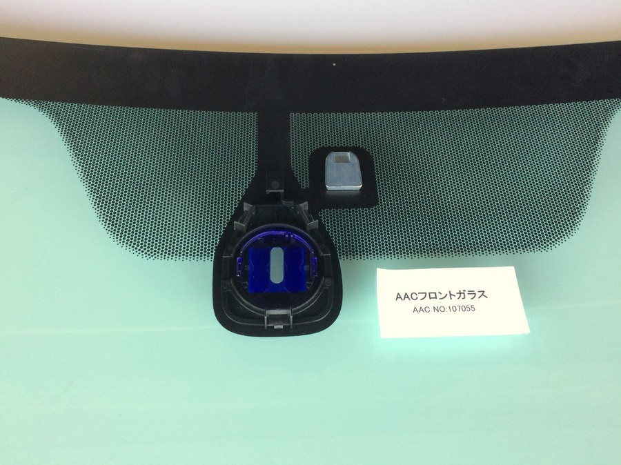 三菱（MITSUBISHI） フロントガラス ランサーエボリューションX 4D